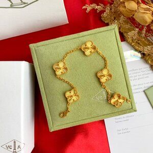 Van Cleef & Arpels bracelet
